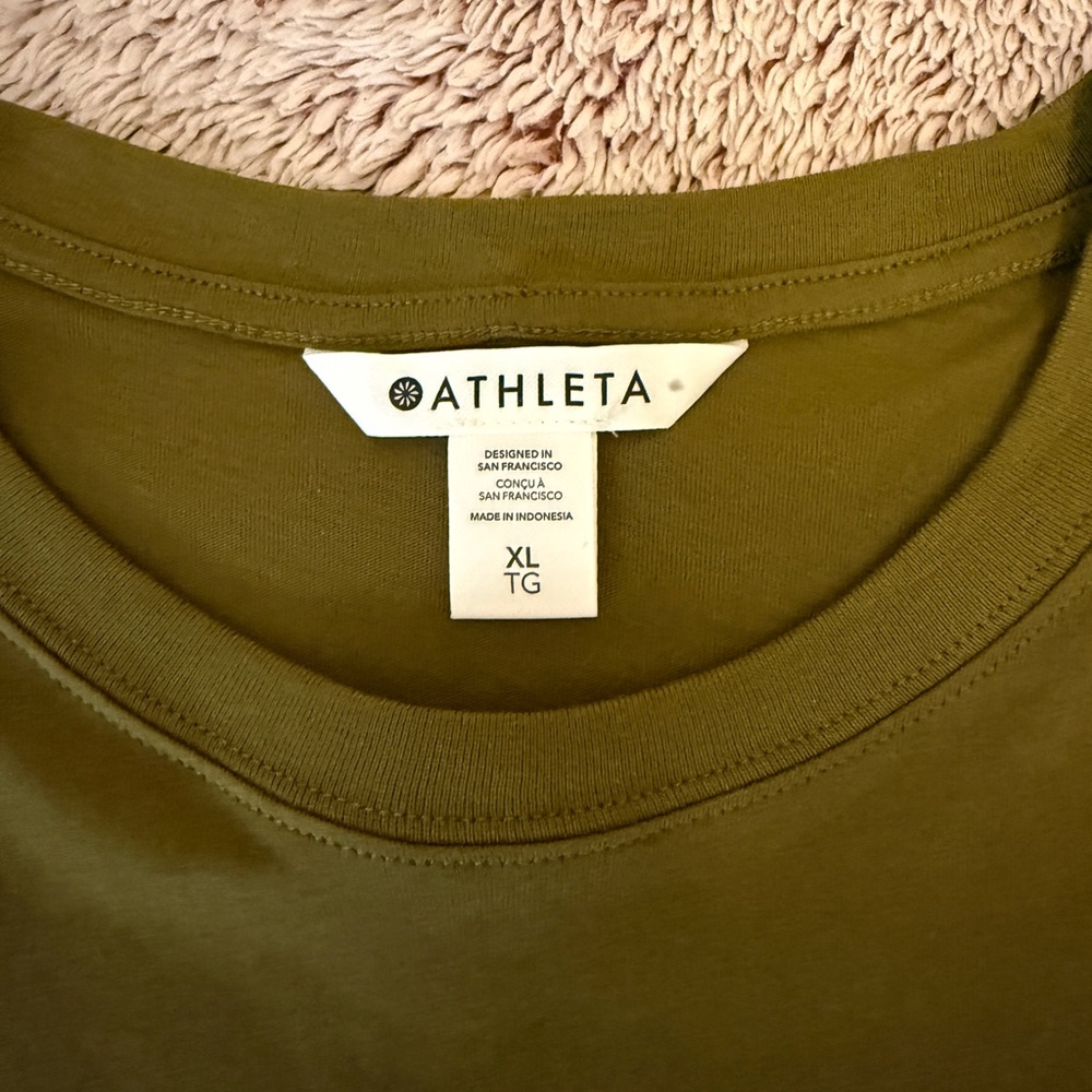 Athleta Olive Green Women’s T-Shirt - Picture 3 of 4